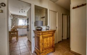 Maisons de vacances 3 Bedroom Gorgeous Home In Rochefort : photos des chambres
