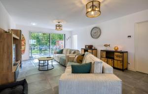 Gorgeous Home In Semussac With Wifi