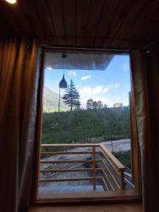 deja view orchard, old manali