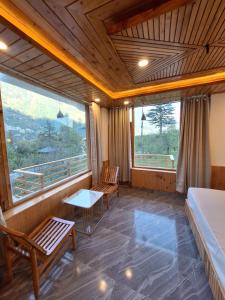 deja view orchard, old manali