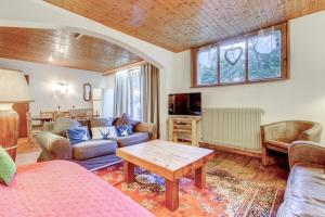 Appartements Spacious 4 Bedroom Apartment in Essert Romand : photos des chambres