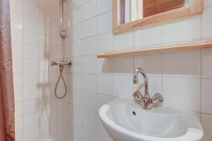 Appartements Spacious 4 Bedroom Apartment in Essert Romand : photos des chambres