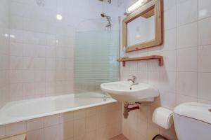 Appartements Spacious 4 Bedroom Apartment in Essert Romand : photos des chambres