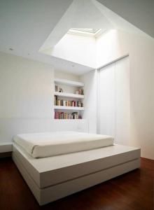 750 EUR - Unique Design 4 bed Apartment