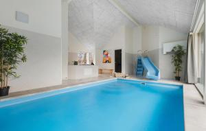 Beautiful Home In Tisvildeleje