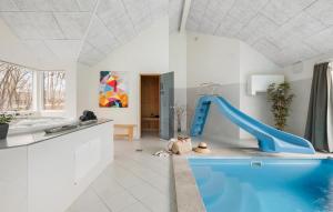 Beautiful Home In Tisvildeleje