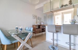 Lovely Apartment In Rota With Wifi