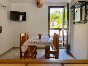 Maisons de vacances Villa Sainte Roseline -AC, Provencal Garden and BBQ : photos des chambres