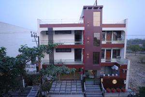 Royal Taj Twin Palace near Taj Mahal