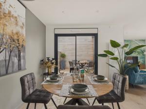 Maisons de vacances Jolie maison moderne - jacuzzi - terrasse pour 4 : photos des chambres