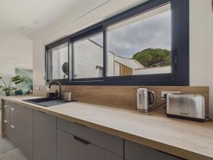 Maisons de vacances Jolie maison moderne - jacuzzi - terrasse pour 4 : photos des chambres