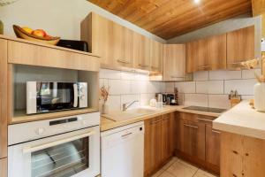 Stylish 3-bed Apartment With Jacuzzi Central Mor