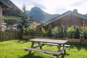 Appartements Stylish 3-bed Apartment With Jacuzzi Central Mor : Appartement
