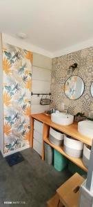 Maisons de vacances Entre deux - Villa avec piscine : photos des chambres