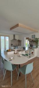 Maisons de vacances Entre deux - Villa avec piscine : photos des chambres