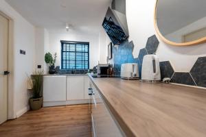 Ultra Modern Studio Apartment, in Central Exeter
