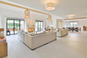 Sumptuous Villa facing the Bay of Canebiers