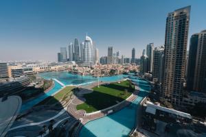 Stylish 2-Bedroom Luxury Stay in Downtown Dubai with Burj Khalifa & Fountain Views