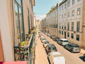 Charming 5 Bedroom Apartment in Traditional Lisbon