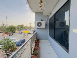 Home Escape 2BHK Casa Near Mahakal - City Centre
