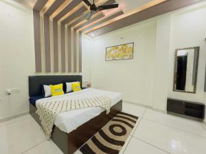Home Escape 2BHK Casa Near Mahakal - City Centre