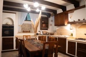 Giardino sul Fiume a 10 min da Piazza del Popolo con parcheggio privato e giardino vista fiume