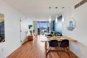 Amazing 1BR Apt View & Balcony - Pool & Gym