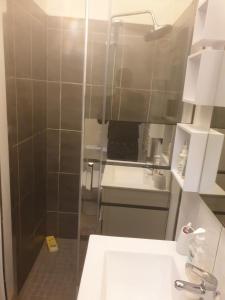 Nice modern house, bright and quiet assured