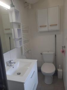 Nice modern house, bright and quiet assured