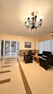 Perfect Escape Studio Daily Staycation Netflix & City View at Bale Hinggil Apartments