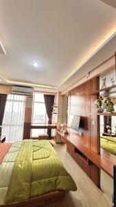 Perfect Escape Studio Daily Staycation Netflix & City View at Bale Hinggil Apartments