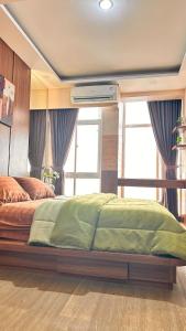 Perfect Escape Studio Daily Staycation Netflix & City View at Bale Hinggil Apartments