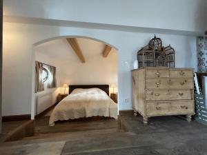 Villas Authentic renovated villa, pool, magnificent view : photos des chambres