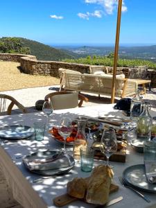 Authentic renovated villa, pool, magnificent view