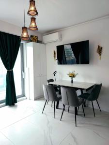 Maya - Endless Summer Mamaia Nord Apartaments
