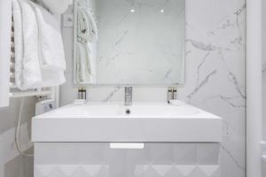 Spacious flat 5P - 3BDR with balcony Boulogne Billancourt