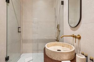 Interior Design - Apartment 6P-2BR - Tour Eiffel