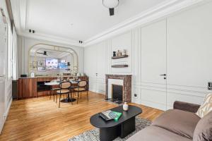 Interior Design - Apartment 6P-2BR - Tour Eiffel