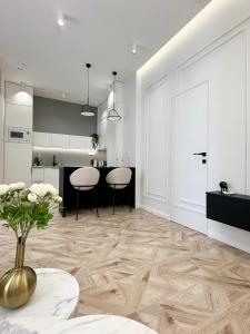 Szekely at Andrassy Suite -SZM4