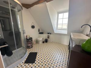 B&B / Chambres d'hotes KVSconcept proche du Mans et de son circuit mythique : photos des chambres