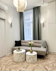 Szekely at Andrassy Suite -SZM4