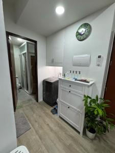 Sophies Staycation 1 BR condo