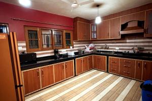 Blue Bells Highway Lodge, Srinagar