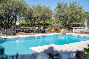 Villas Villa - Piscine partagee dans residence privee - Proche Cannes : photos des chambres