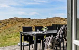 Amazing Home In Fanø With Wifi