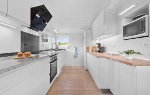 Amazing Home In Fanø With Wifi