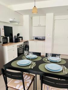 Appartements Appartement 2 pieces Residence avec Piscine : photos des chambres