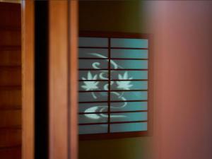 Villa花観月ー敷地7,885平方メートルー縁側で庭園を眺める贅沢