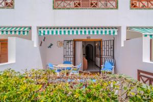 Victoria Court 2 Pool