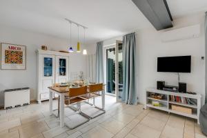 Flower House - Happy Rentals